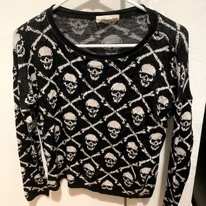 Black and White Skull Print Pullover Sweater